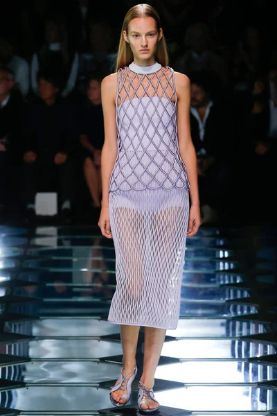 Look 13